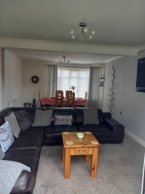 Modernised Home With 2 Bedrooms In Cardiff Exteriör bild