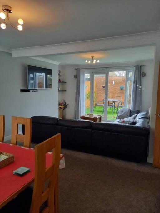 Modernised Home With 2 Bedrooms In Cardiff Exteriör bild